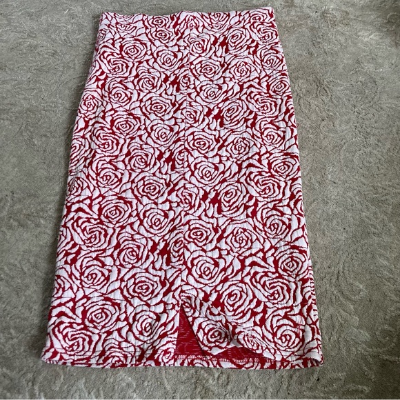 Coin 1804 Red and white embroidered rose design maxi skirt size medium - Picture 2 of 4